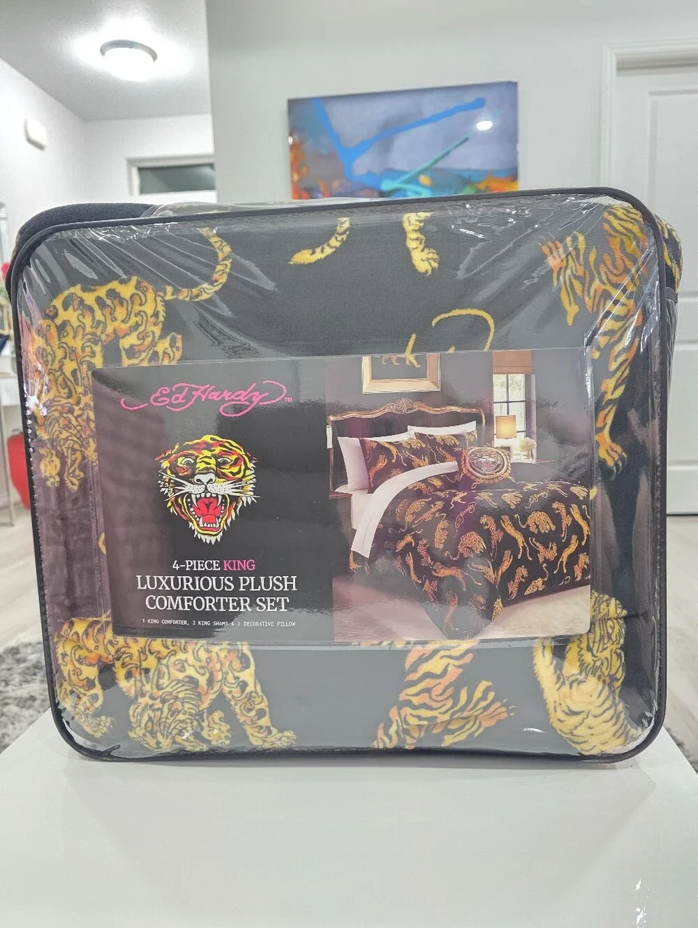 Ed Hardy KING 4 Piece Luxurious Tiger Plush Comforter Set New